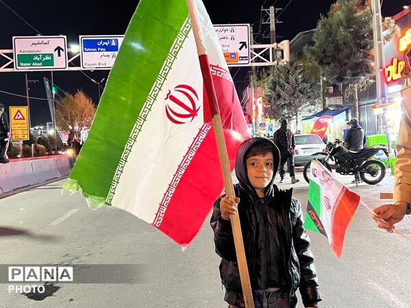 حضور دهه نودی‌ها در این شب‌های راهپیمایی کرج