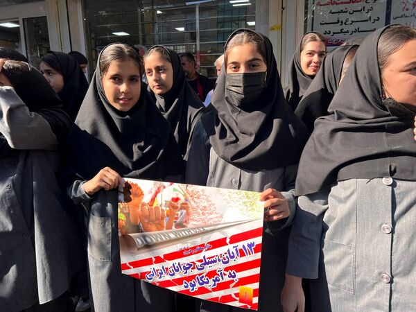 راهپیمایی روز دانش‌آموز در گلوگاه 