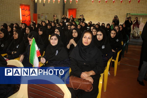 نواختن زنگ آغاز سال تحصیلی در دبیرستان شهیده سهام خیام  شاهد بوشهر