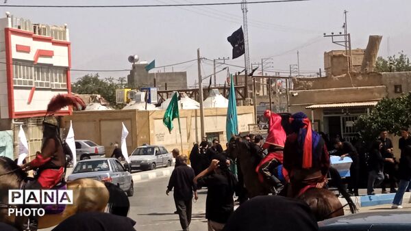 نخل گردانی در روستای فدافن،تاسوعایی به یادگار از کربلا 