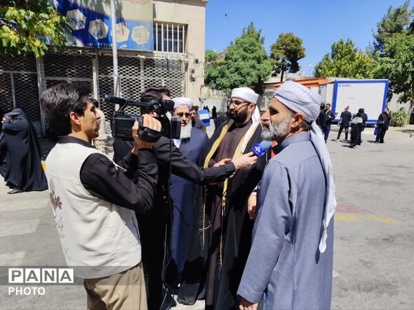 ایران متحد؛ شکوه حضور علمای اهل‌ سنت در بدرقه رهبر شهید