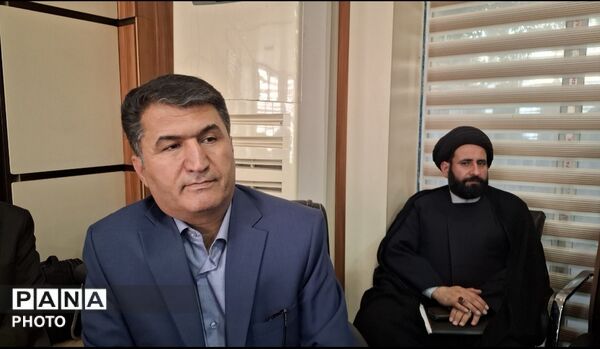 نشست صمیمی وزیر آموزش‌ و پرورش با معلمان دبیرستان رازی