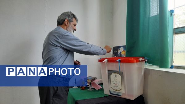 حضور پرشور مردم شهرستان نور در انتخابات