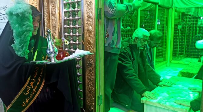 آیین غبار روبی امامزادگان دوخاتون شهرکرد در دهه کرامت