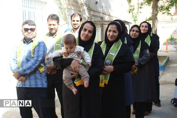 کارگاه آموزشی مدرسان پیشتاز و گردهمایی خبرنگاران پانا شهرستان فاروج با مسئولان سازمان دانش‌آموزی خراسان شمالی 