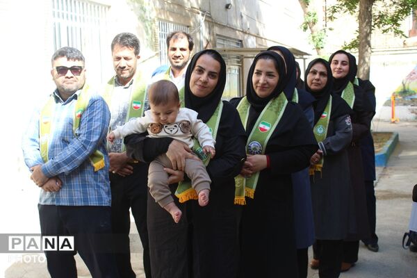 کارگاه آموزشی مدرسان پیشتاز و گردهمایی خبرنگاران پانا شهرستان فاروج با مسئولان سازمان دانش‌آموزی خراسان شمالی 