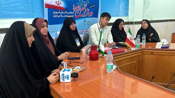 افتتاحیه دوازدهمین دوره مجلس دانش آموزی جمهوری اسلامی ایران در گناوه