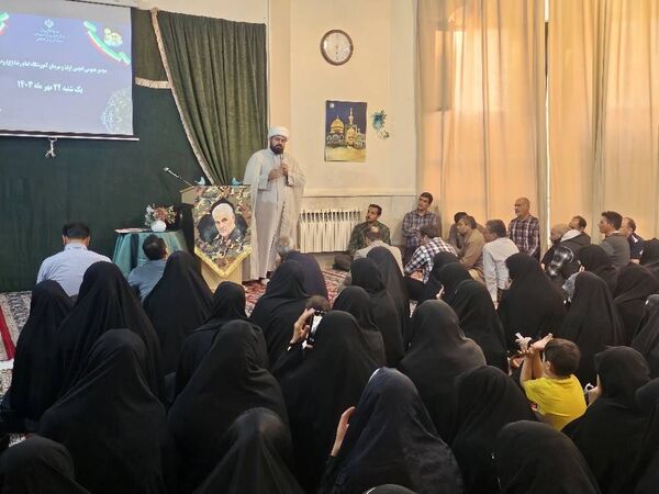 جلسه انجمن اولیا و مربیان در دبستان هیات امنایی قرآنی مبین شهرستان شیروان