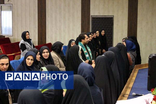 اولین جلسه کارگاه توانمندسازی مربیان پیشتاز کاردان سازمان دانش‌آموزی ناحیه ۴ کرج