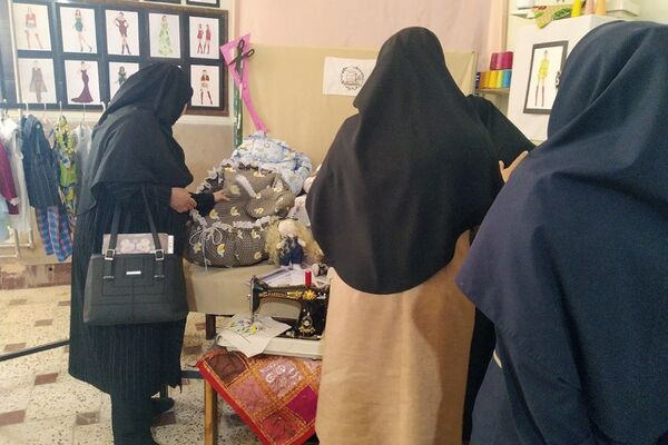 برگزاری جشنواره هفته مشاغل در هنرستان کوثر قیامدشت ری یک