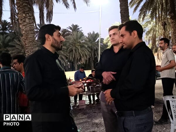 جلوه‌های خدمت‌رسانی فرهنگیان حاجی‌آباد در آیین وداع با «رهبر شهید»