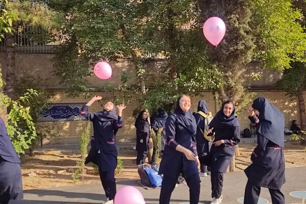 به‌مناسبت هفته بهداشت روان در دبیرستان فرشتگان ناحیه ۴شیراز 