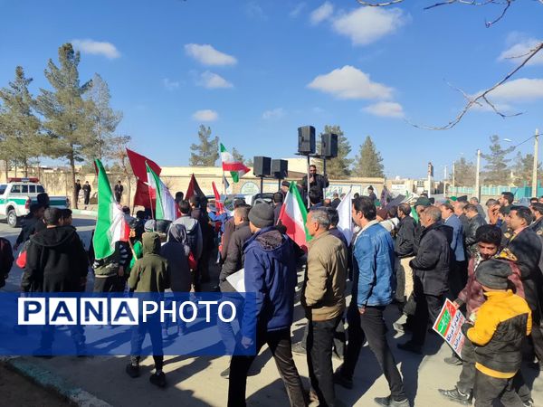 حضور پرشور مردم انقلابی شهر حسن آباد جرقویه علیا در راهپیمایی یوم الله ۲۲ بهمن