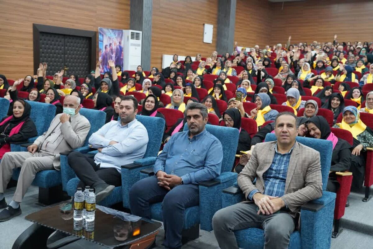 میزبانی کانون فرهنگی تربیتی امام خمینی (ره) از سالمندان در هفته سالمند