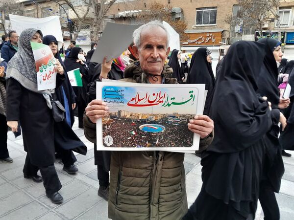 خیابان‌های همدان در ۲۲ بهمن تابلوی تمام‌نمای وحدت ملی