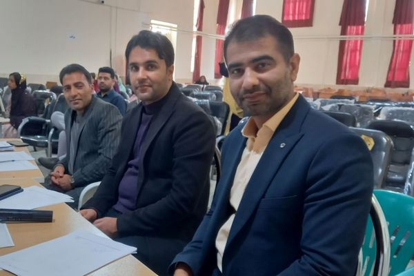 صدای اتحاد و هویت؛ طنین سرود دانش‌آموزان فلارد در رقابتی پرشور