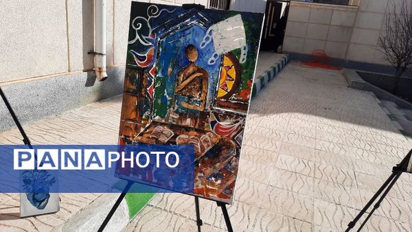 نواختن زنگ انقلاب در دبیرستان آرمیتا مصلی‌نژاد یاسوج 