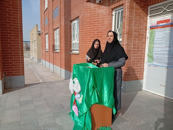 مراسم زنگ مهر در دبیرستان مشکات
