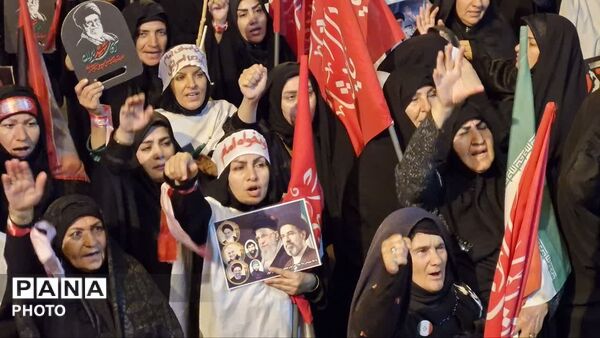 صد و سی شب بیعت با رهبری در نورآباد؛ تجدید میثاق مردم با ولایت