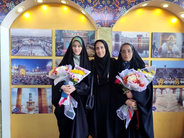 استقبال از برگزیدگان شانزدهمین المپیاد ملی فرش دستباف در مشهد