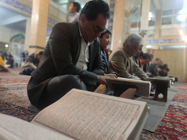 آیین دوشنبه‌های مسجدمحوری با محور میز خدمت در شیراز