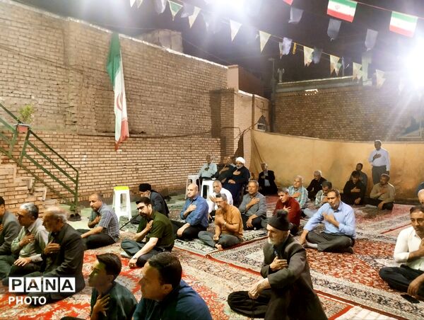 سوگِ غربتِ جوادالائمه (ع)؛ دل‌های شکسته در شبی آکنده از اشک به هم رسیدند