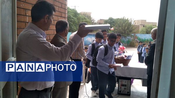 مراسم زنگ مهر در دبیرستان نمونه مرحوم طاووسی خلیل آباد