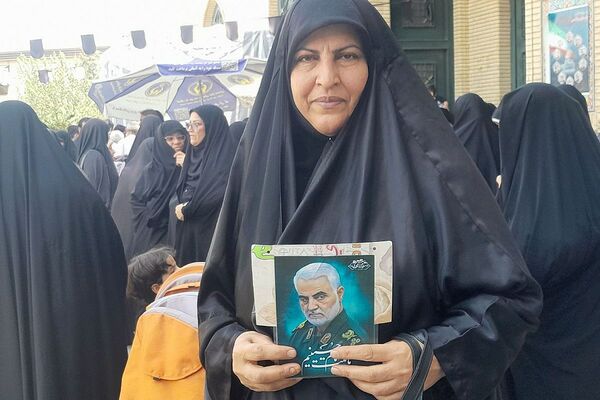حضور پرشور فرهنگیان و برپایی غرفه های ستاد امر به معروف و نهی از منکر آموزش و پرورش در نمازجمعه 