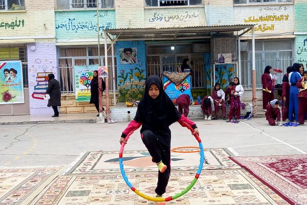 المپیاد ورزشی درون مدرسه‌ای در دبیرستان شاهد فیض ناحیه ۳ شیراز