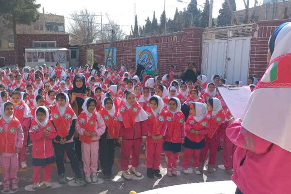 یادواره شهید حاج قاسم سلیمانی در مدرسه ۲۲بهمن دوره اول شهرستان آباده