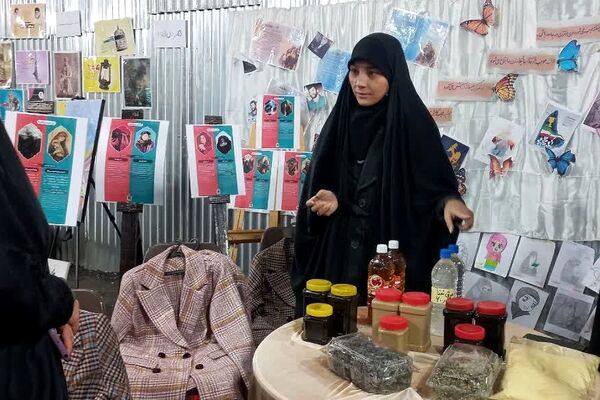 برپایی نمایشگاه دستاورهای دانش‌آموزان منطقه کهریزک 