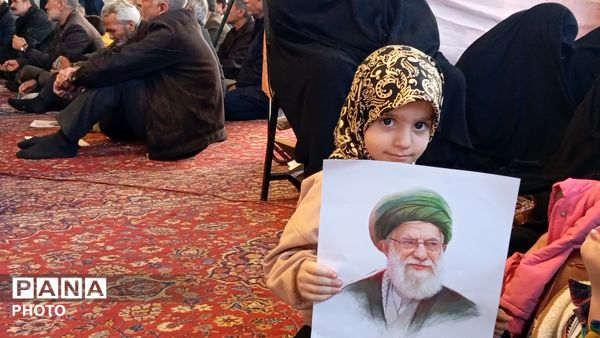تجدید بیعت مردم بن با سومین رهبر انقلاب اسلامی در آیین گرامیداشت شهدای وطن