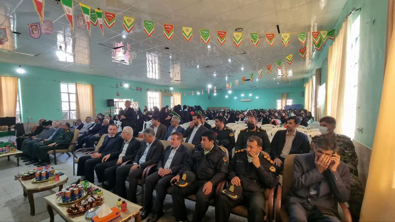 طنین زنگ انقلاب در دبیرستان دخترانه عترت گناوه