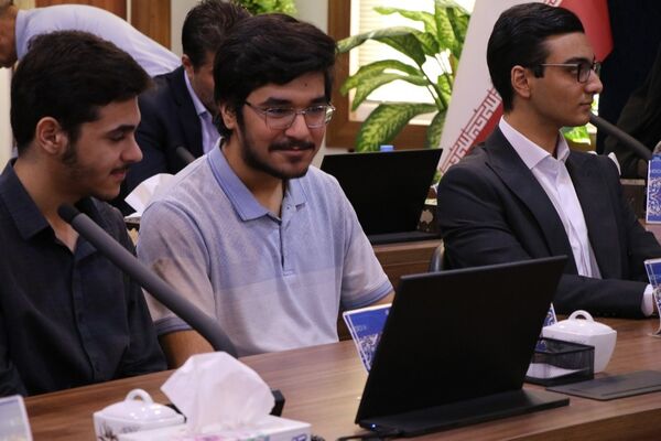 تجلیل از دانش آموزان افتخارآفرین خراسان رضوی در کنکور سراسری و مدال آور در المپیادهای علمی جهانی