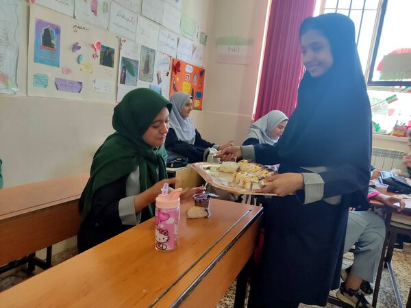 جشن سپاس معلم در دبستان شاهد حاج تقی آقا بزرگ مشهد