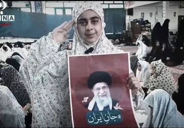 پیام دهه نودی های اعتکاف مسجد امام حسن(ع)با موضوع عشق به رهبر 