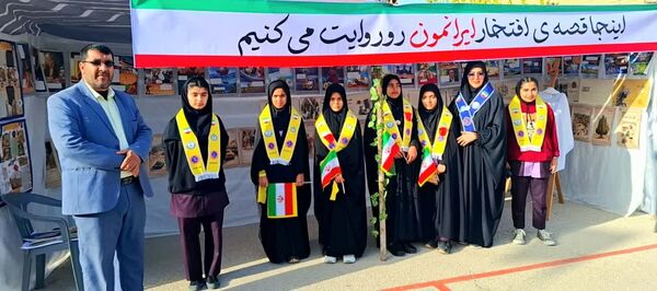 وقتی مدرسه صحنه انقلاب شد؛ زنگی که با سرود و افتخار نواخته شد