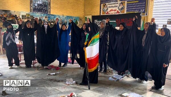 نمایش خیابانی هنرجویان هنرستان شهید سادلجی