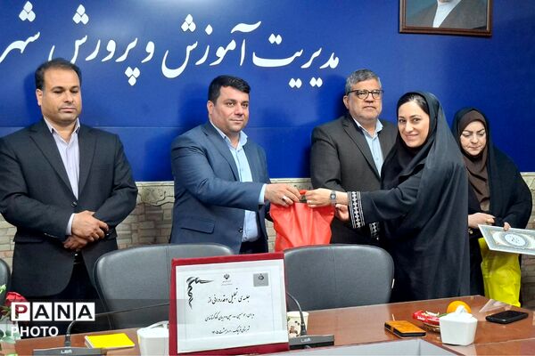 قدردانی از مربیان و مدیران منتخب طرح‌های آموزشی کودکستان‌های شهرستان قرچک