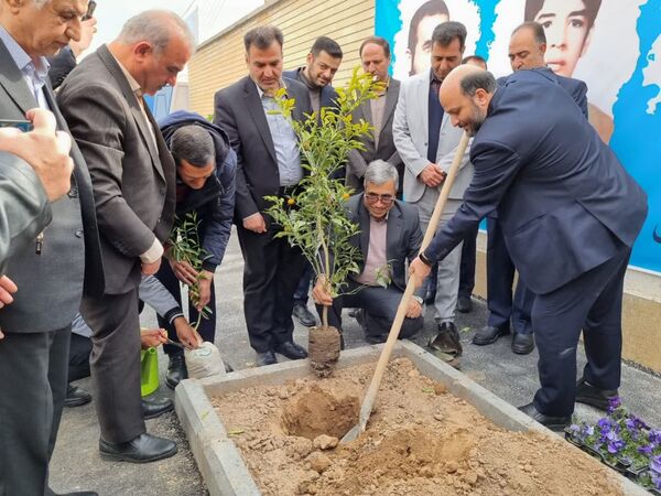 مراسم افتتاحیه مدرسه خیرساز شهیدان بارفروش در کاشان