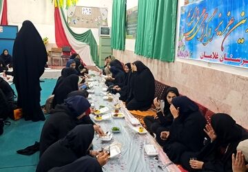 افطار و محفل انس با قرآن در ماه میهمانی خدا در گناباد