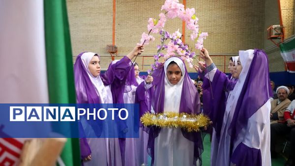 زنگ انقلاب نواخته شد