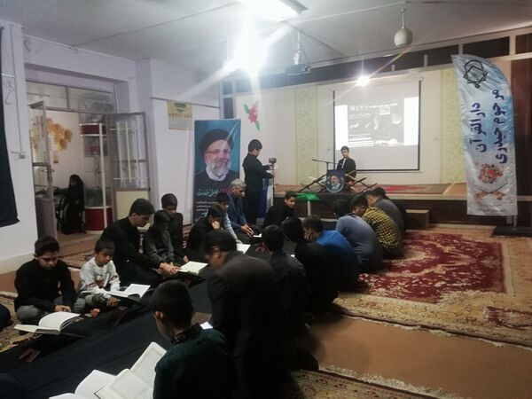 محفل انس با قرآن به یاد شهدای خدمت در خلیل آباد