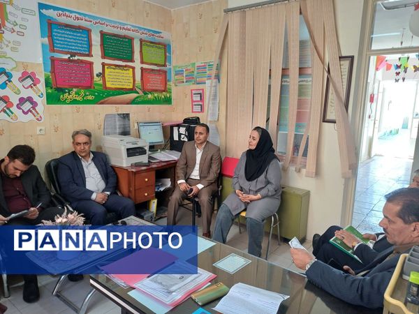 بازدید معاون آموزش متوسطه اداره‌کل آموزش و پرورش استان از مدارس شهرستان جاجرم 