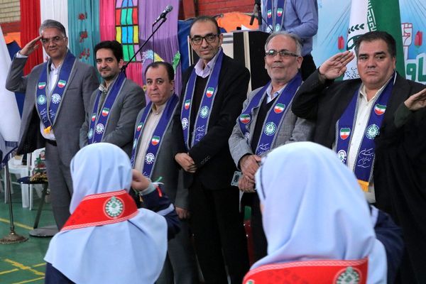 بهارستان دو صحنه همفکری، همدلی و همکاری پیشتازان در همایش یاوران انقلاب