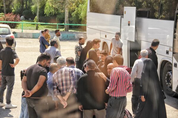 اعزام خادمیاران رضوی شهرستان فلاورجان به مشهد مقدس و برپایی موکب در میدان شهدا شهر مشهد