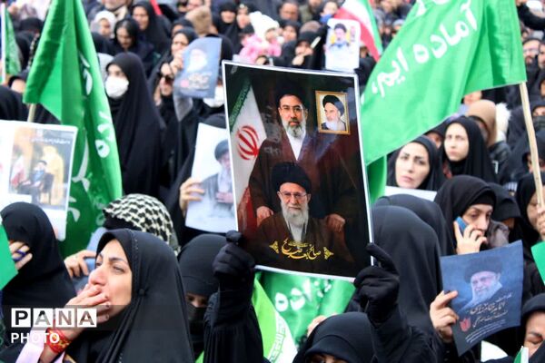 مراسم باشکوه بیعت مردم همدان با رهبر جدید انقلاب اسلامی 