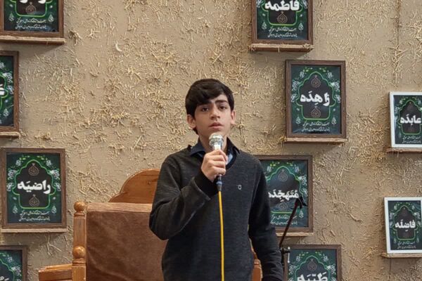 نوجوانان فاطمی از دبیرستان تا مسجد جامع