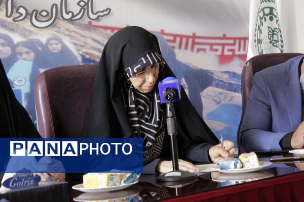 دیدار نماینده مردم ساری و میاندرود در مجلس شورای اسلامی با دانش‌آموزان مازندران