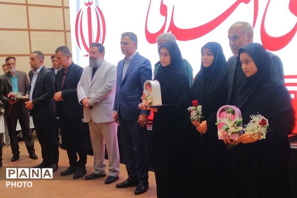 تجلیل از دختران شهدای جنگ رمضان در باقرشهر
